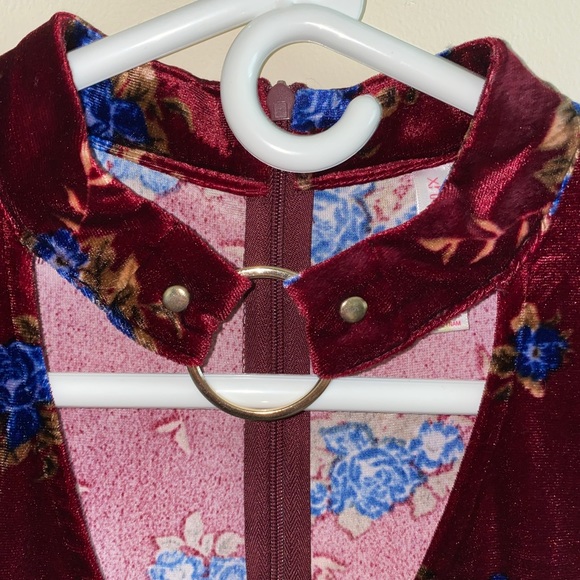 Burgundy wine red burnout velvet dress with built in choker collar size small - Picture 2 of 3